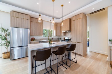 Welcome to Your Dream Home! Experience modern luxury at its - photo 2