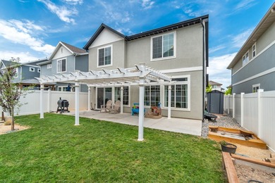 Come see this beautifully maintained home in the highly - photo 12