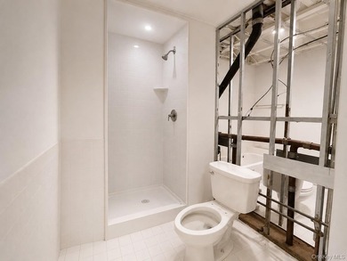 GROUND FLOOR apartment with sun drenched balcony and private - photo 13