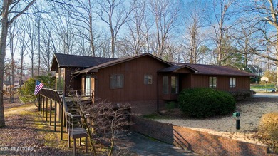 Prime location meets endless potential! This well maintained 3 - photo 4