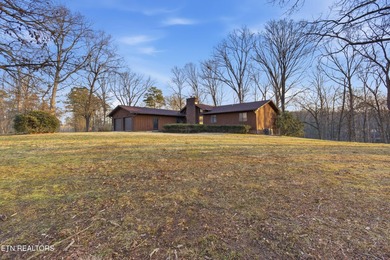 Prime location meets endless potential! This well maintained 3 - photo 6