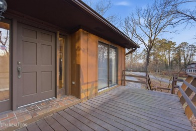 Prime location meets endless potential! This well maintained 3 - photo 9