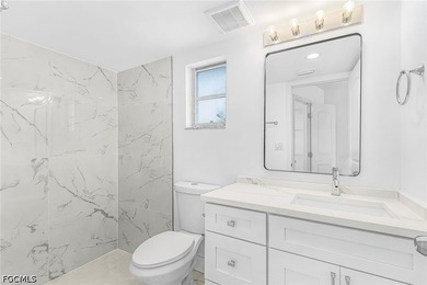 Showings must be scheduled with Showingtime. Exquisite 3-bedroom - photo 3