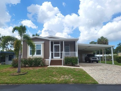 A fabulous open concept floor plan accented with transom windows - photo 4