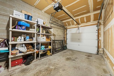 Oceanside - Brower Oakview Condominium - Beautiful 3-bedroom, 2 - photo 16