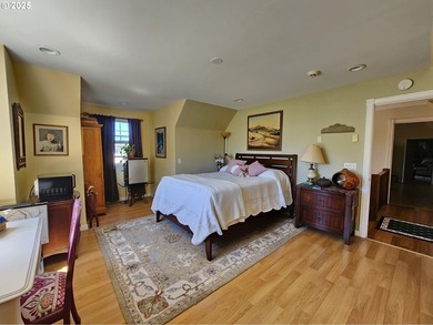 This beautiful 3-bedroom, 2.5-bath Cape Cod style home blends - photo 18