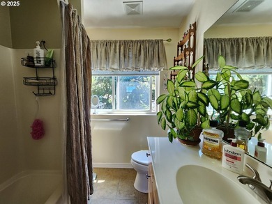 This beautiful 3-bedroom, 2.5-bath Cape Cod style home blends - photo 19