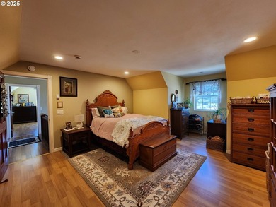 This beautiful 3-bedroom, 2.5-bath Cape Cod style home blends - photo 20
