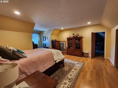 This beautiful 3-bedroom, 2.5-bath Cape Cod style home blends - photo 21