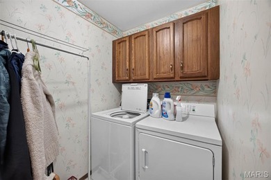Welcome Home to comfort and functionality! On a spacious corner - photo 22
