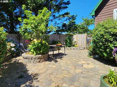 This beautiful 3-bedroom, 2.5-bath Cape Cod style home blends - photo 29