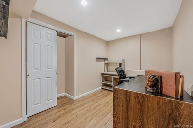 Oceanside - Brower Oakview Condominium - Beautiful 3-bedroom, 2 - photo 37