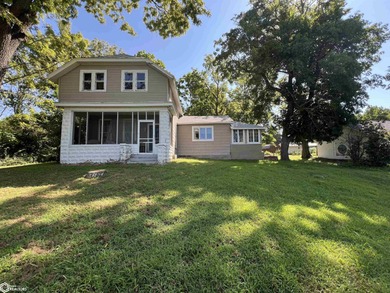 Mississippi River - Henderson County Home For Sale in Hamilton Illinois