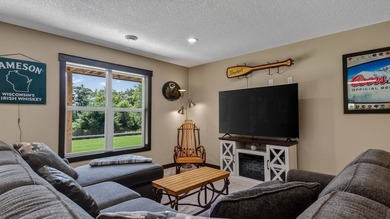 Enjoy lakefront living in this 4-bedroom, 3-bath home on scenic - photo 20
