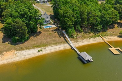 Beautiful custom-built lake retreat situated on a private 1.18 - photo 22