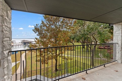 Stunningly renovated waterfront 2,920 sq ft home in Gun Barrel - photo 23