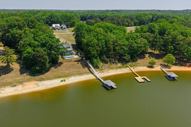 Beautiful custom-built lake retreat situated on a private 1.18 - photo 23