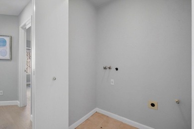Gorgeous townhome located in the heart of Fremont! This home - photo 25