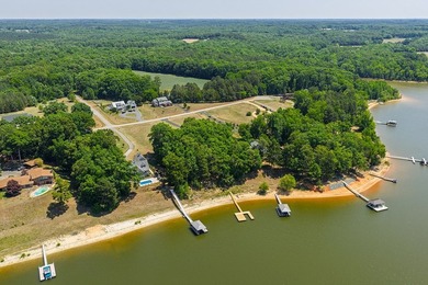 Beautiful custom-built lake retreat situated on a private 1.18 - photo 28