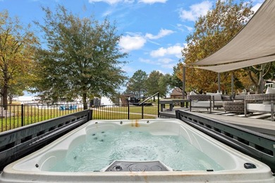 Stunningly renovated waterfront 2,920 sq ft home in Gun Barrel - photo 31
