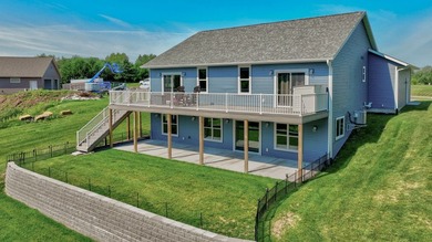 Enjoy lakefront living in this 4-bedroom, 3-bath home on scenic - photo 31