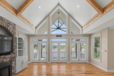 Beautiful custom-built lake retreat situated on a private 1.18 - photo 33