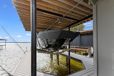 Stunningly renovated waterfront 2,920 sq ft home in Gun Barrel - photo 35