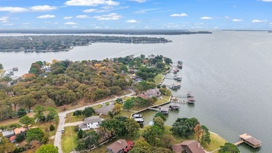 Stunningly renovated waterfront 2,920 sq ft home in Gun Barrel - photo 37
