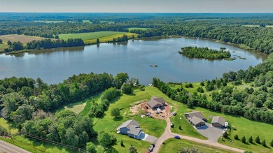 Enjoy lakefront living in this 4-bedroom, 3-bath home on scenic - photo 37