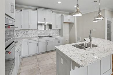 Beautiful custom-built lake retreat situated on a private 1.18 - photo 38