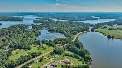 Enjoy lakefront living in this 4-bedroom, 3-bath home on scenic - photo 39