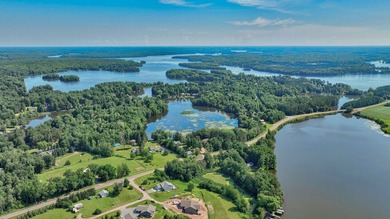 Enjoy lakefront living in this 4-bedroom, 3-bath home on scenic - photo 40