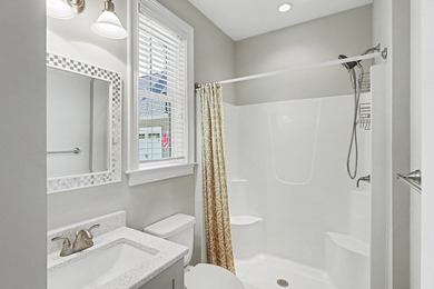 Beautiful custom-built lake retreat situated on a private 1.18 - photo 40