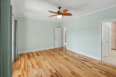 Beautiful custom-built lake retreat situated on a private 1.18 - photo 48