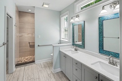 Beautiful custom-built lake retreat situated on a private 1.18 - photo 49