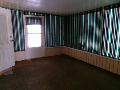 Spacious 1,250 sq ft home featuring an open-concept living and - photo 10