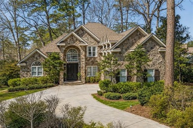 Custom 4 bedroom, 3.5 bath home in sought-after Birdneck Point - photo 2