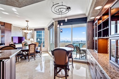 Elegantly Re-Imagined Corner Penthouse, offered fully furnished - photo 11