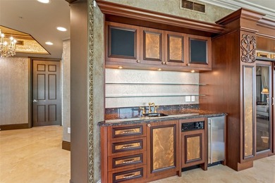 Elegantly Re-Imagined Corner Penthouse, offered fully furnished - photo 19
