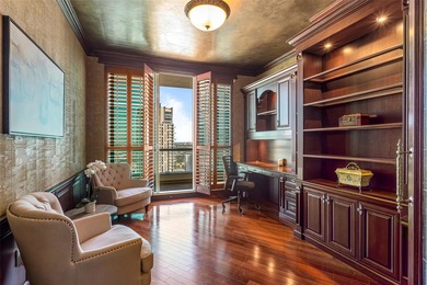 Elegantly Re-Imagined Corner Penthouse, offered fully furnished - photo 21