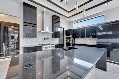 Come and experience the epitome of Apollo Beach living within - photo 31