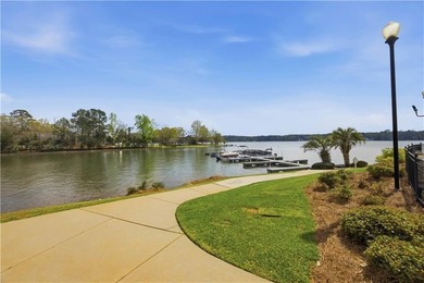 Waterfront ground-floor walk-out condo, beautifully updated and - photo 11