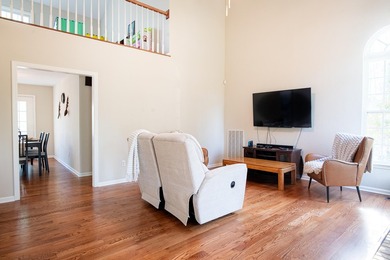 OPEN HOUSE THIS SUNDAY, MAR 29th, 2-4PM. This renovated home - photo 2