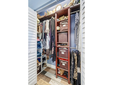 This beautiful, ground-floor, corner unit is full of wonderful - photo 13