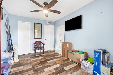 This beautiful, ground-floor, corner unit is full of wonderful - photo 15