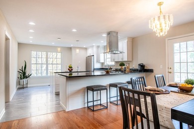 OPEN HOUSE THIS SUNDAY, MAR 29th, 2-4PM. This renovated home - photo 6