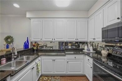 Waterfront ground-floor walk-out condo, beautifully updated and - photo 16
