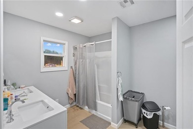Country living at its finest! This beautifully updated 3-bedroom - photo 8