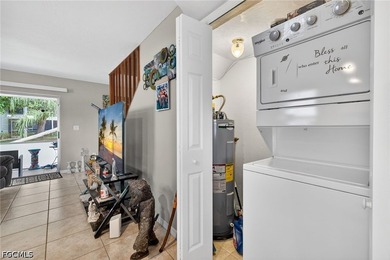 Beautiful townhome in a quiet community with walking distance to - photo 15