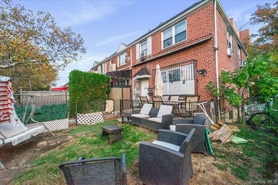 Unique 2-Family Townhouse ( Corner ) in Prime Kew Gardens Hills - photo 1